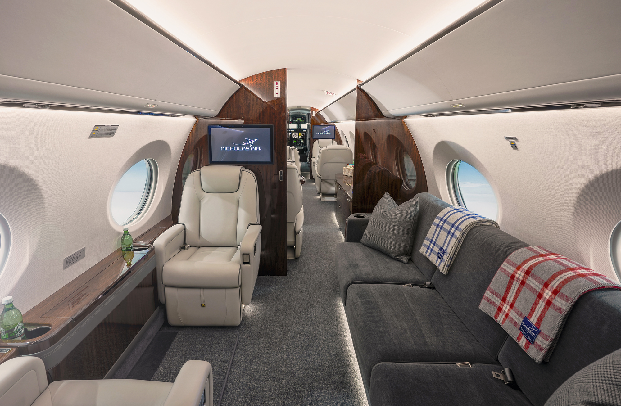 923N-G600-Interior-BackView