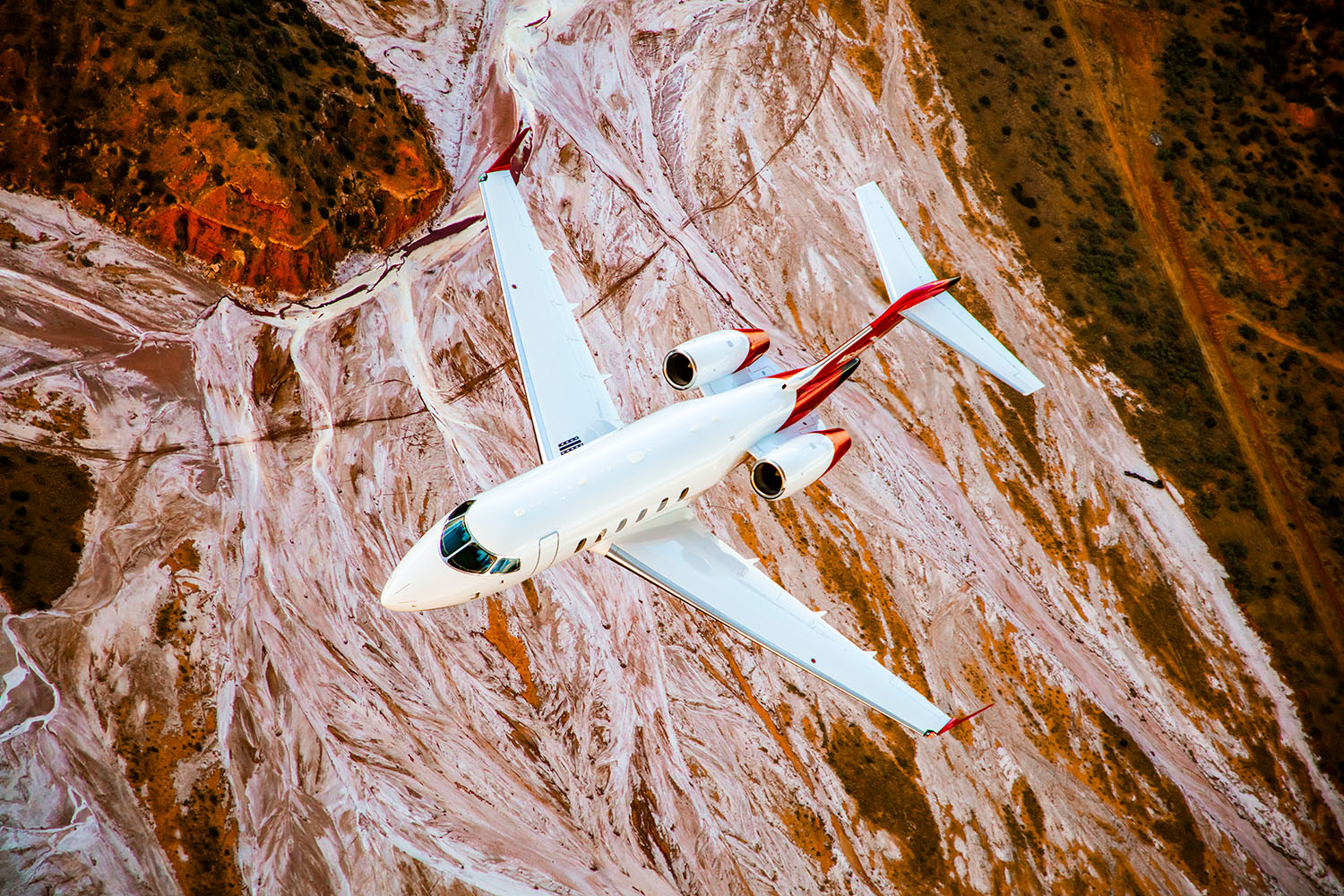challenger-300-aerial-red