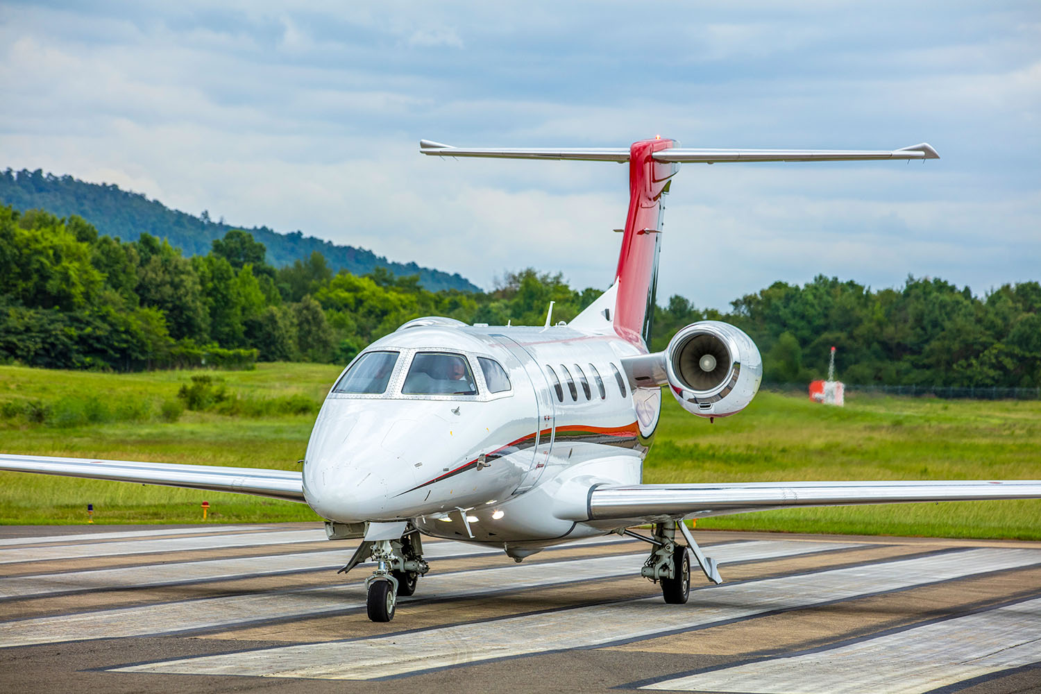 phenom-300-tarmac
